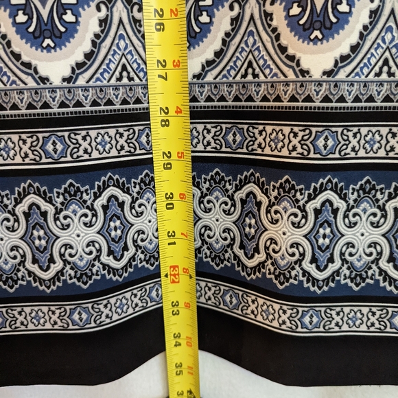 Woman's Dress - Picture 3 of 3